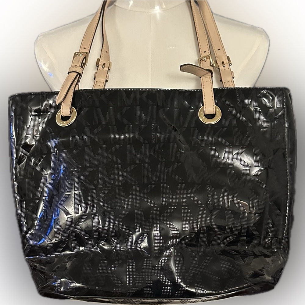 👜Michael Michael Kors Black Patent Leather Monogram Jet
Set Shoulder Tote EUC - Picture 2 of 7